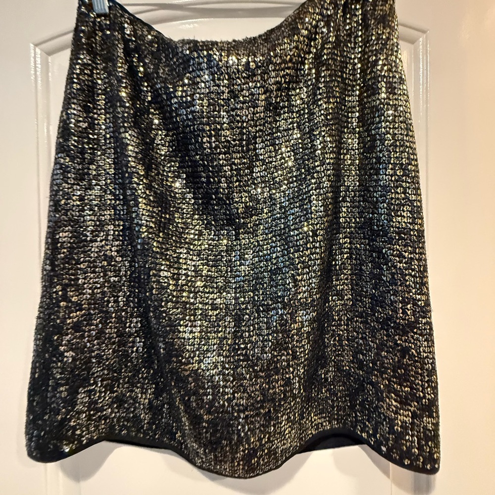 BCBGMaxAzria Black and Silver Sequin Mini Skirt